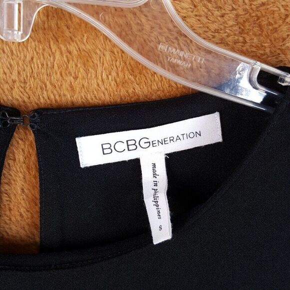 BCBG Womens Dress Small Black Shift Bell Sleeve Keyhole LBD Jersey Stretch - Picture 2 of 8